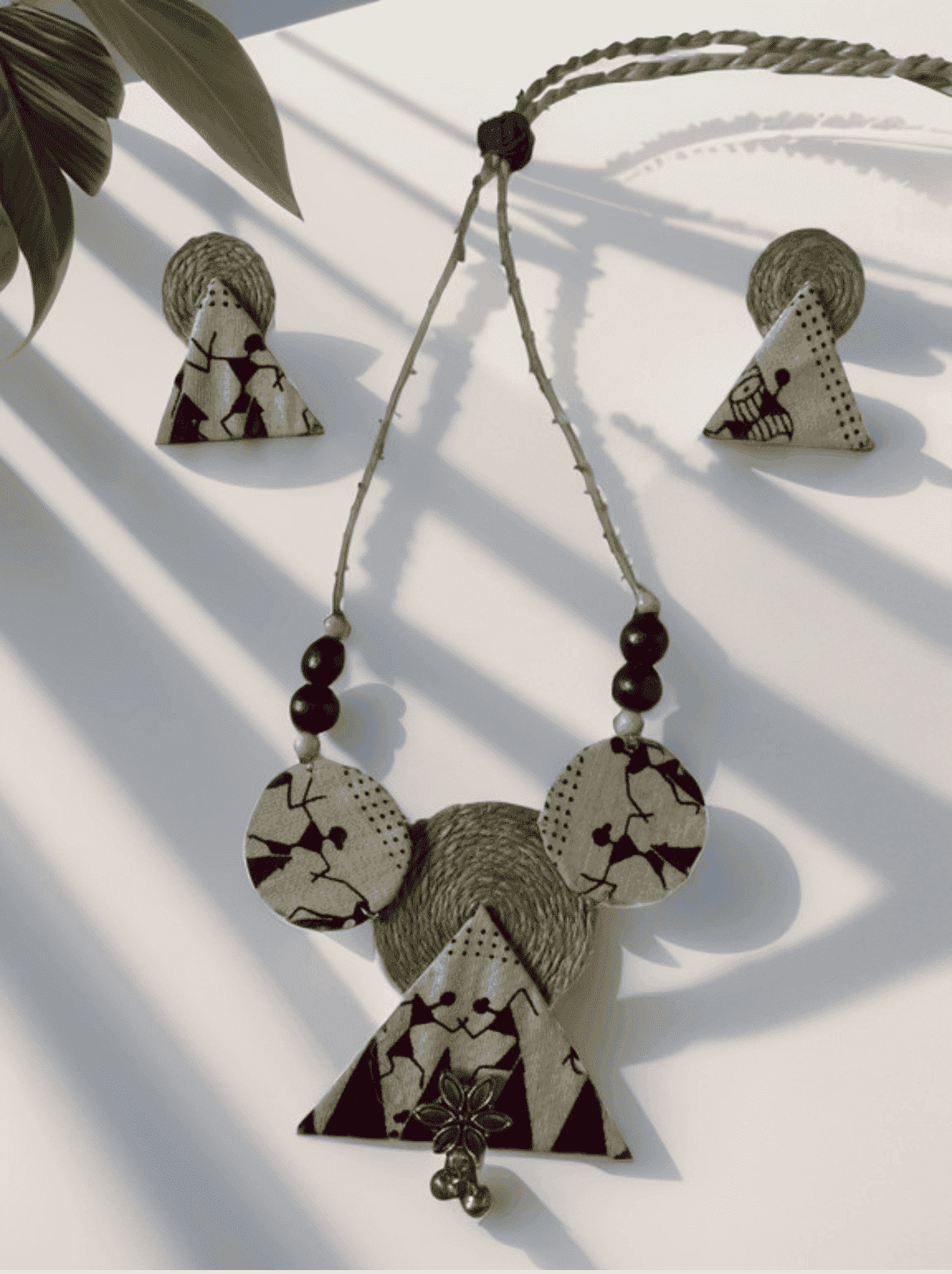 Block print triangle jute necklace set