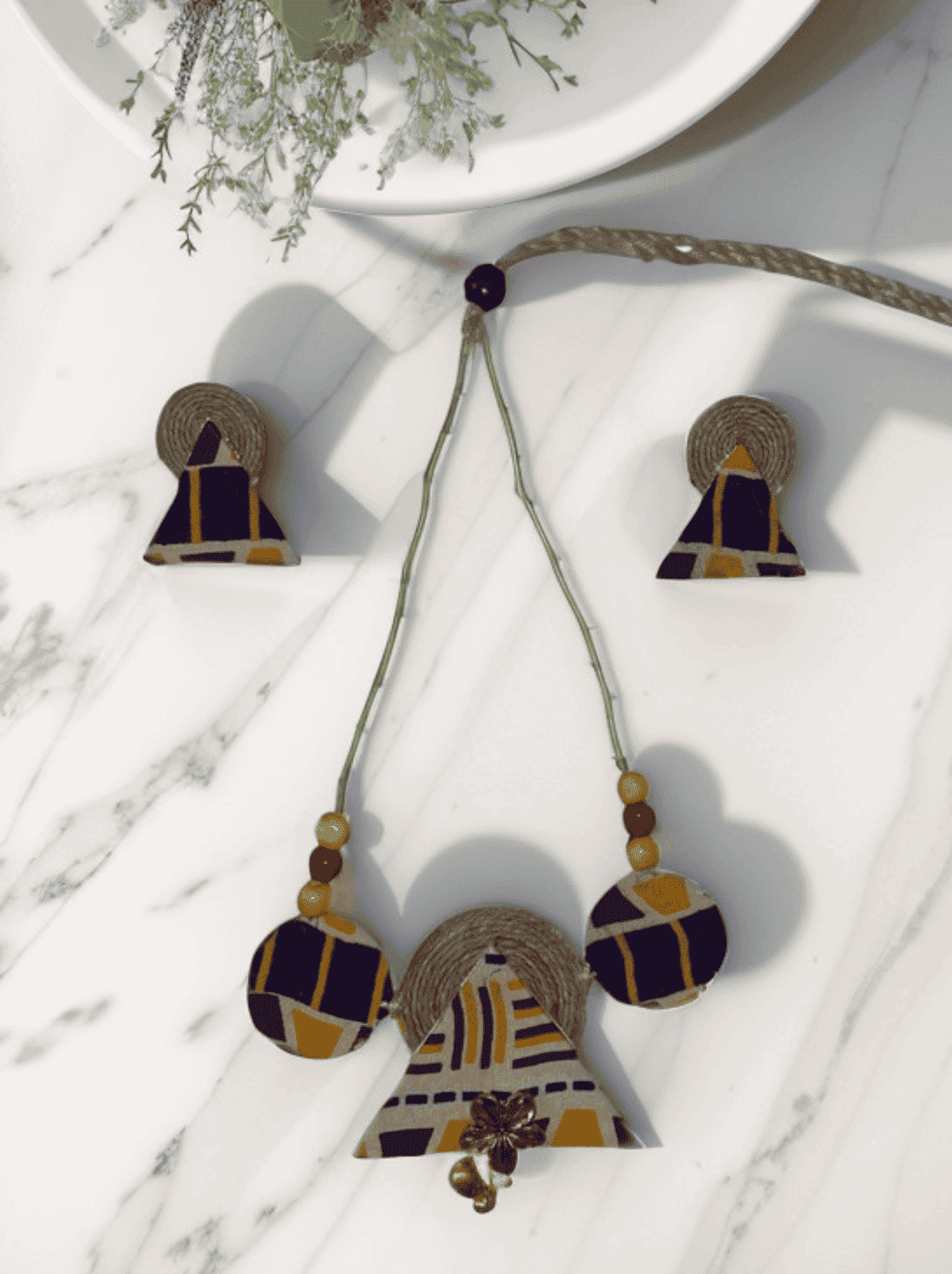 Block print triangular circle necklace set