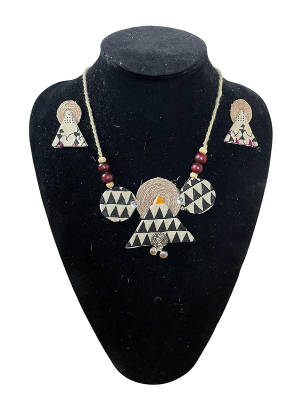 Block print triangular circle necklace set
