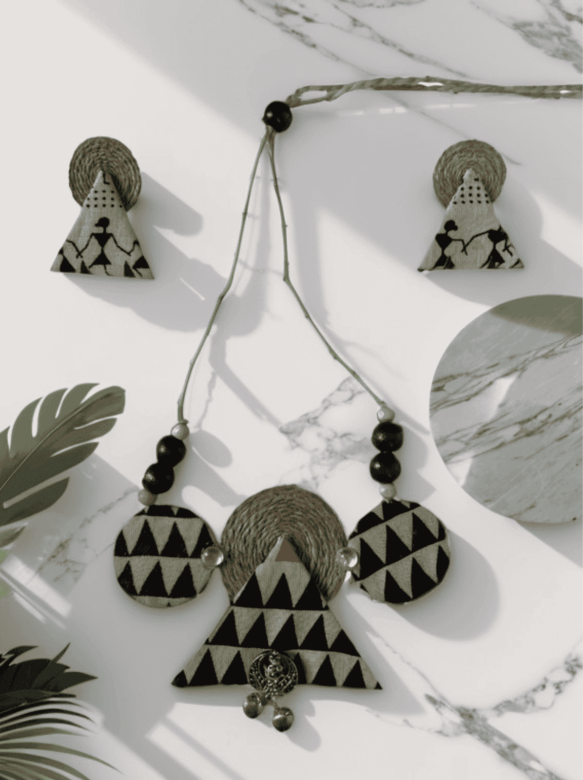 Block print triangular circle necklace set