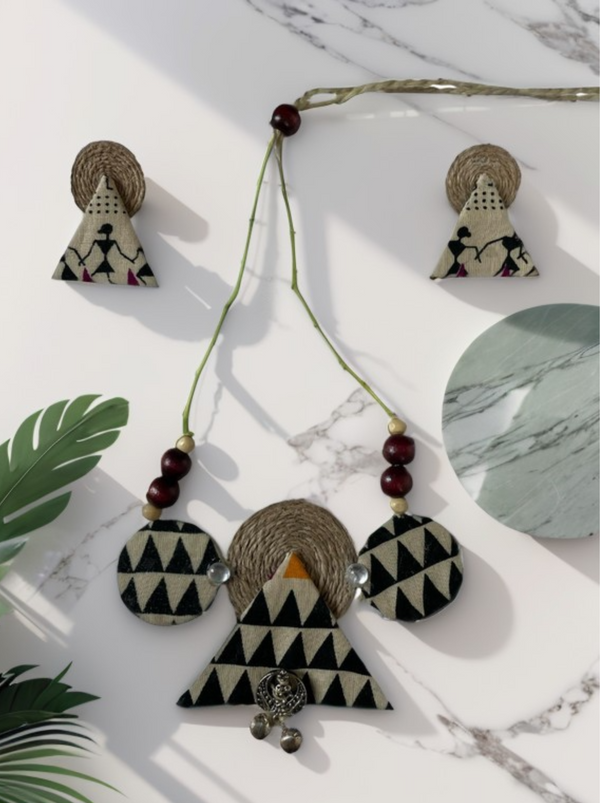 Block print triangular circle necklace set
