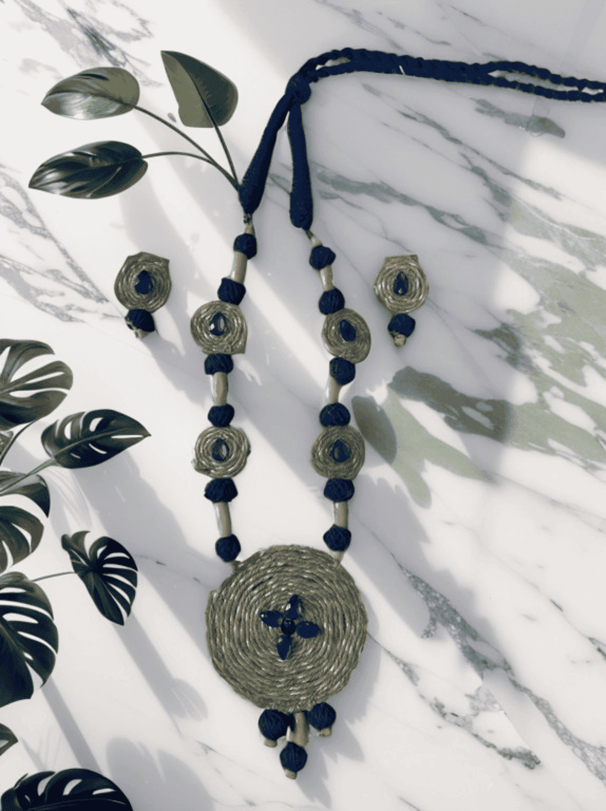 Coin design necklace set