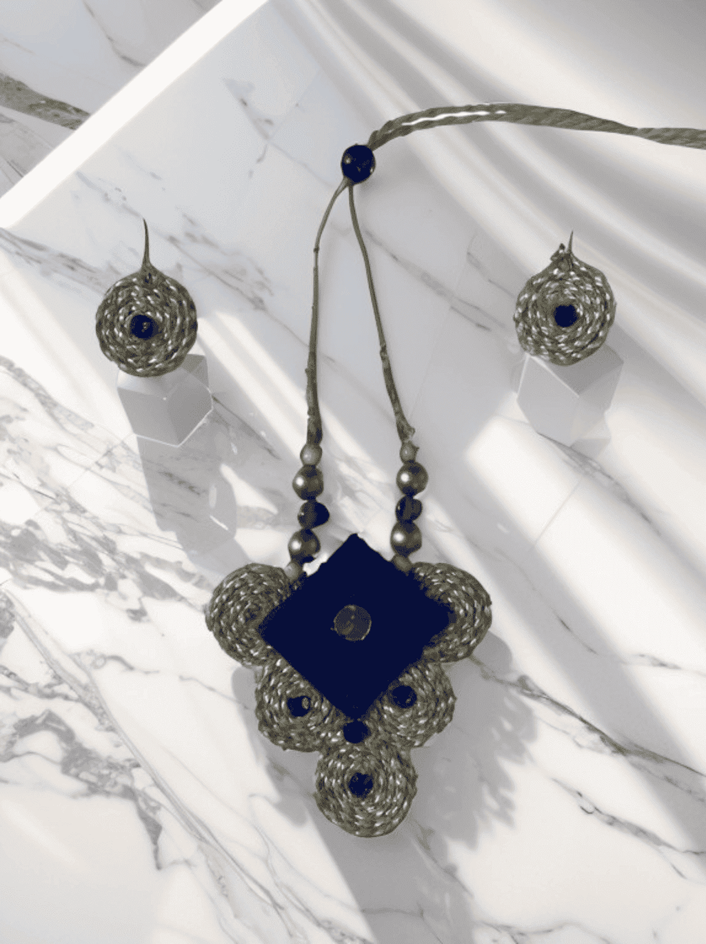 Blue Diamond shape Necklace set