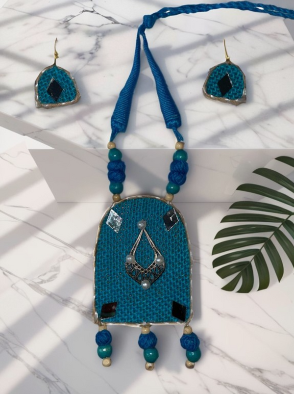 Blue Robot shaped necklace set