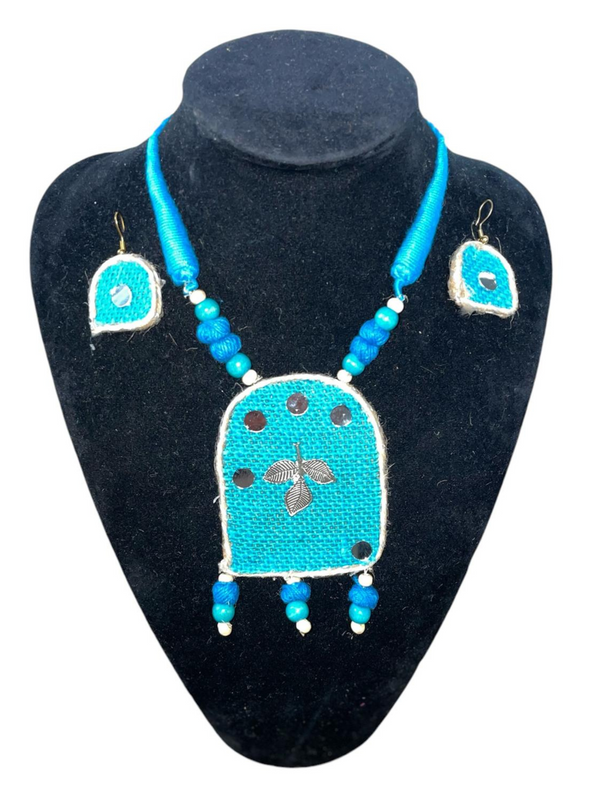 Blue Flower design Robot shaped necklace set