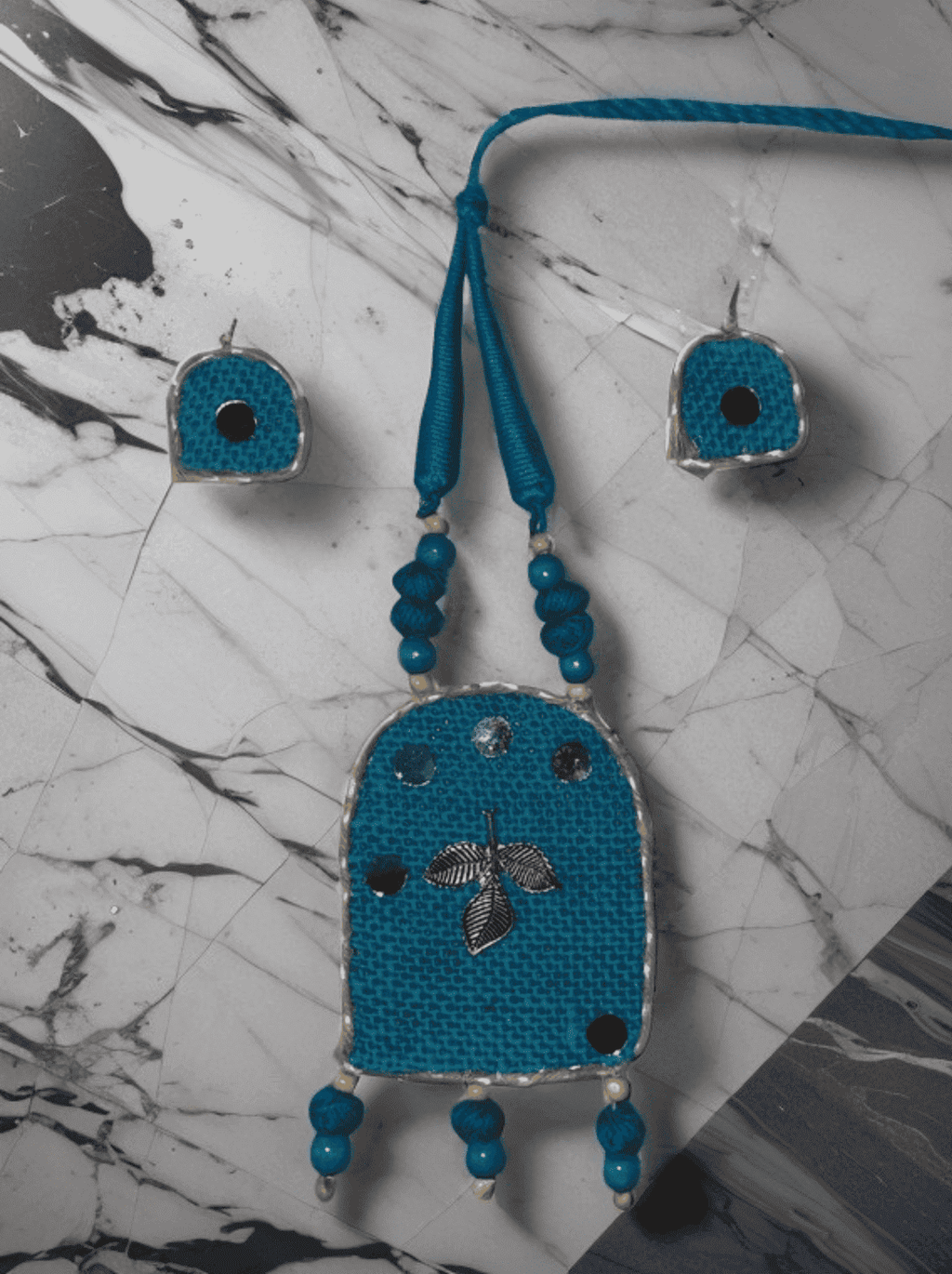 Blue Flower design Robot shaped necklace set