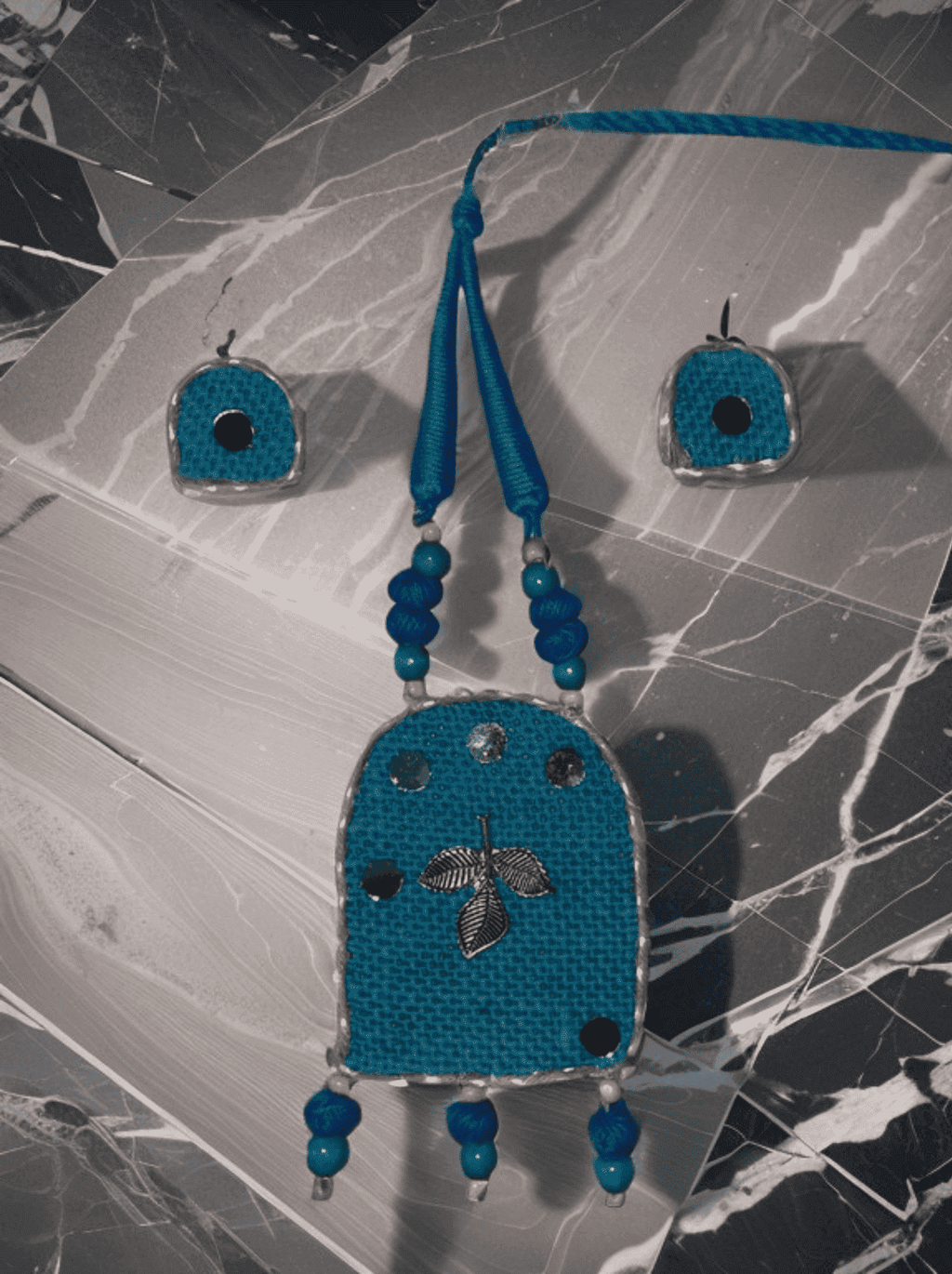 Blue Flower design Robot shaped necklace set