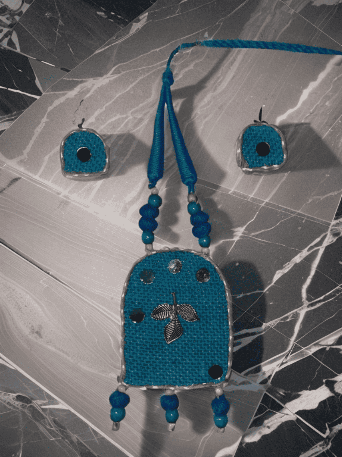 Blue Flower design Robot shaped necklace set