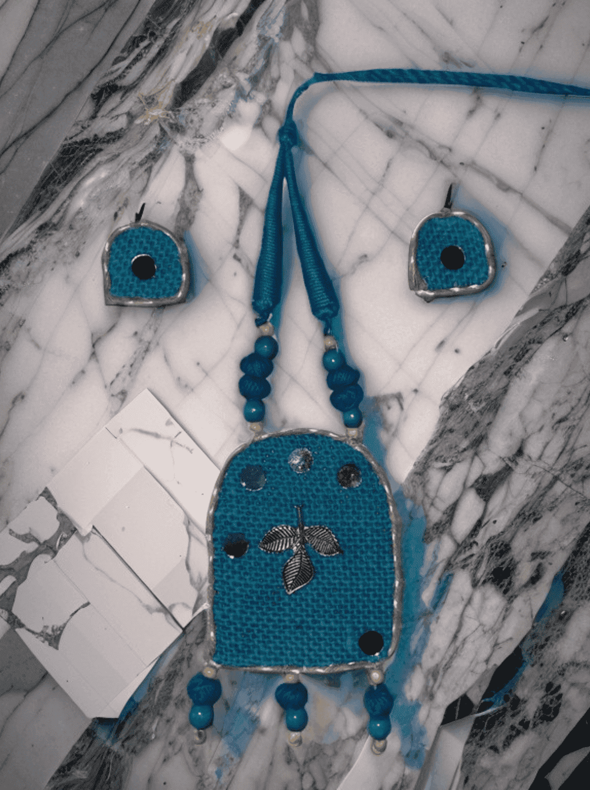 Blue Flower design Robot shaped necklace set