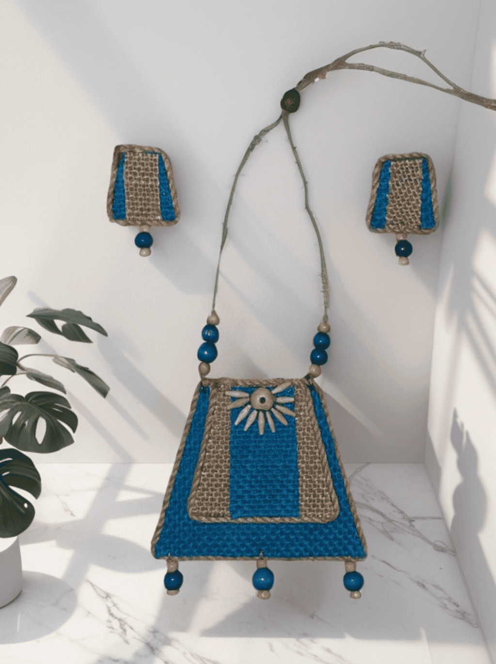 Blue mountain design necklace set