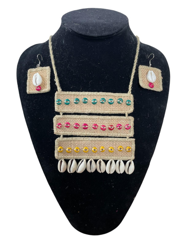 Brick style necklace set