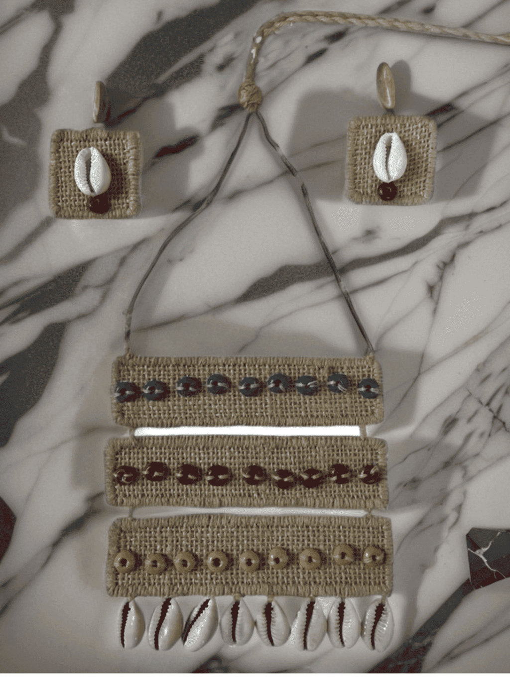 Brick style necklace set