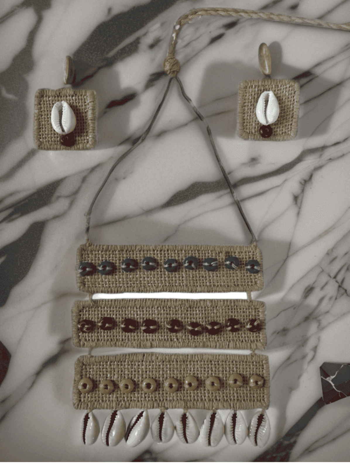 Brick style necklace set