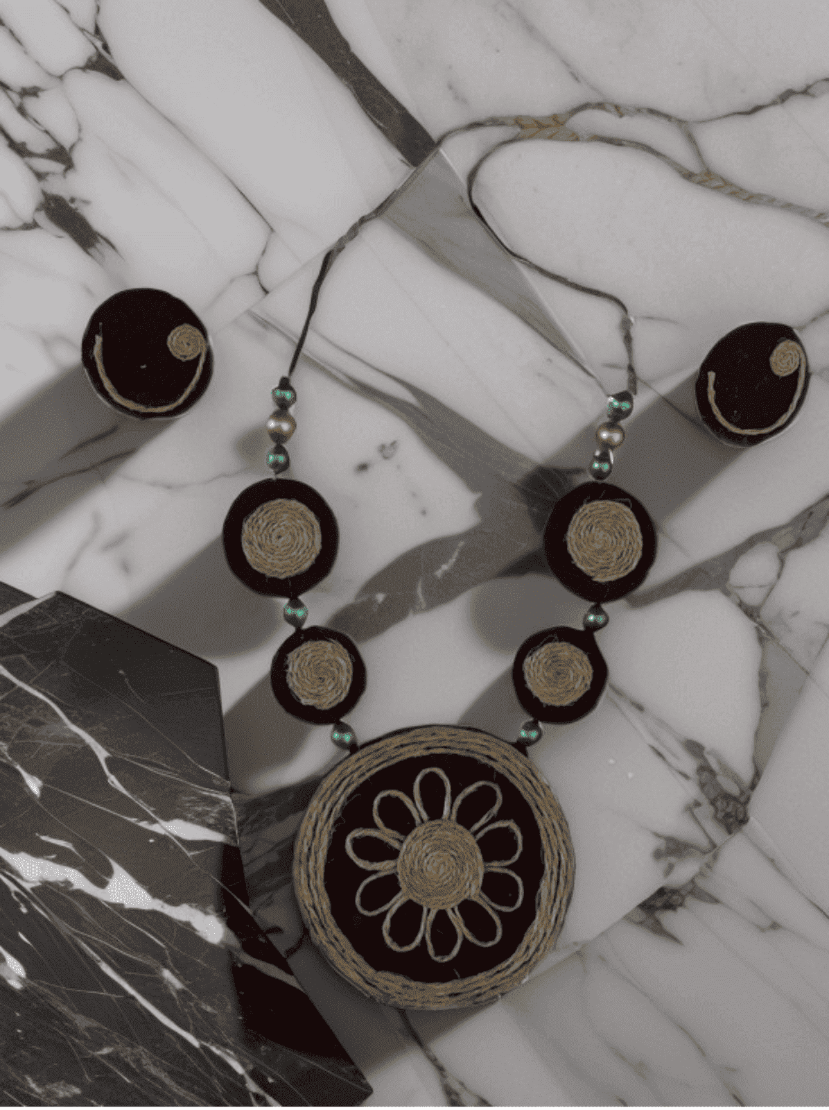 Brown round shape necklace set