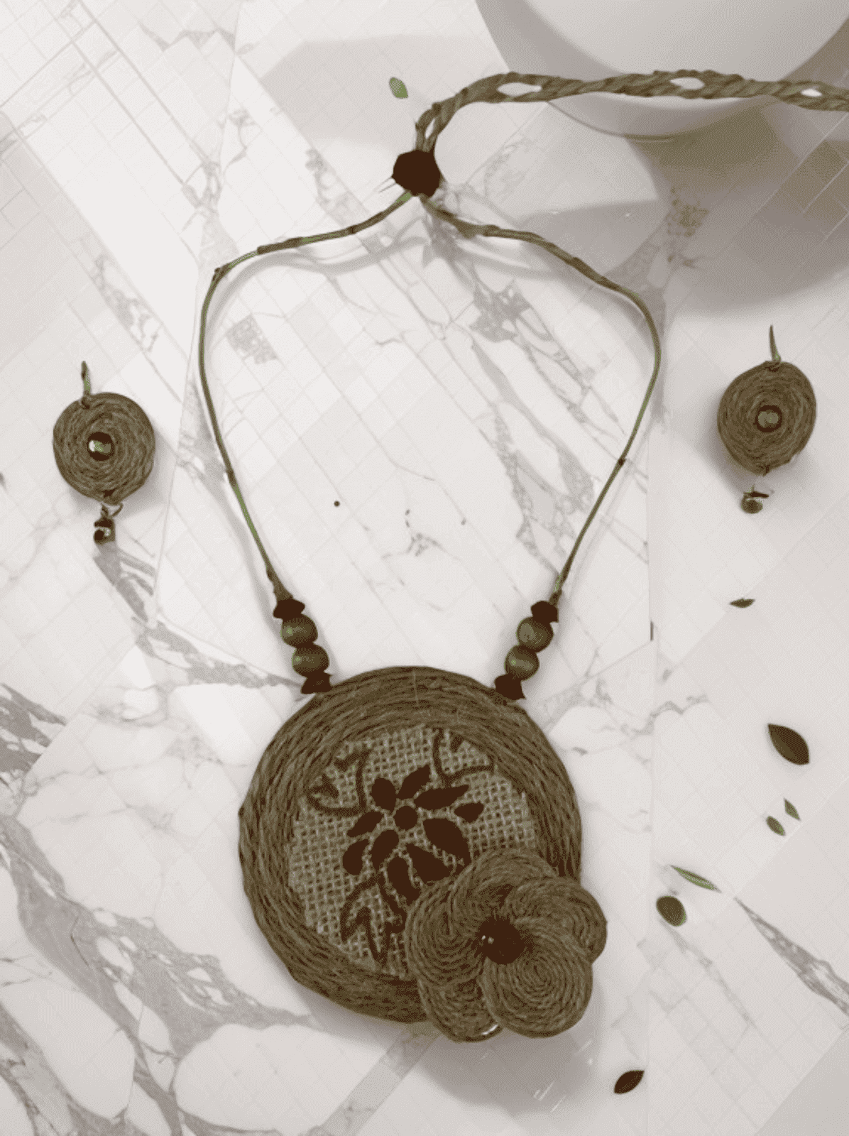 Christmas style flower necklace set