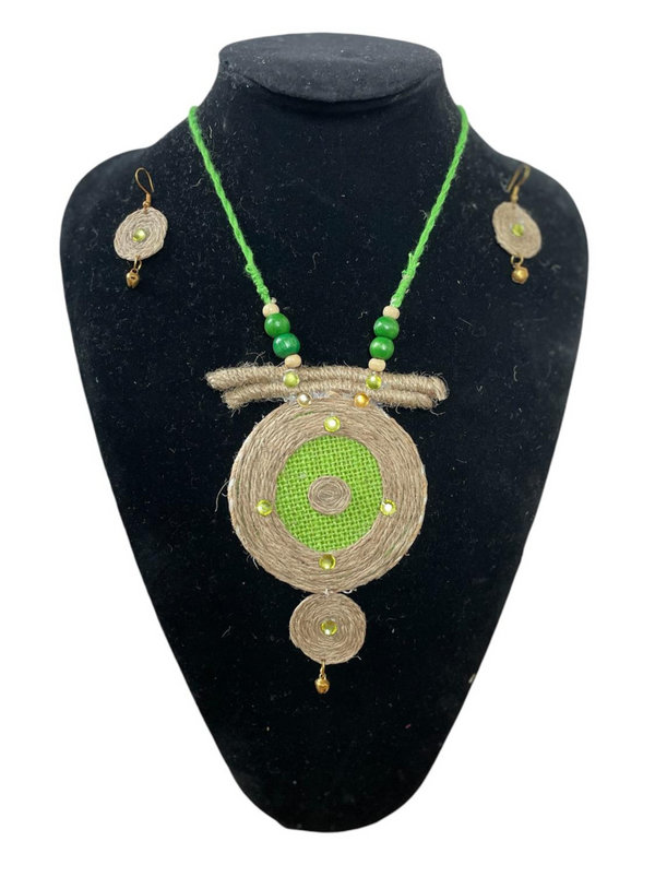 Christmas style round necklace set