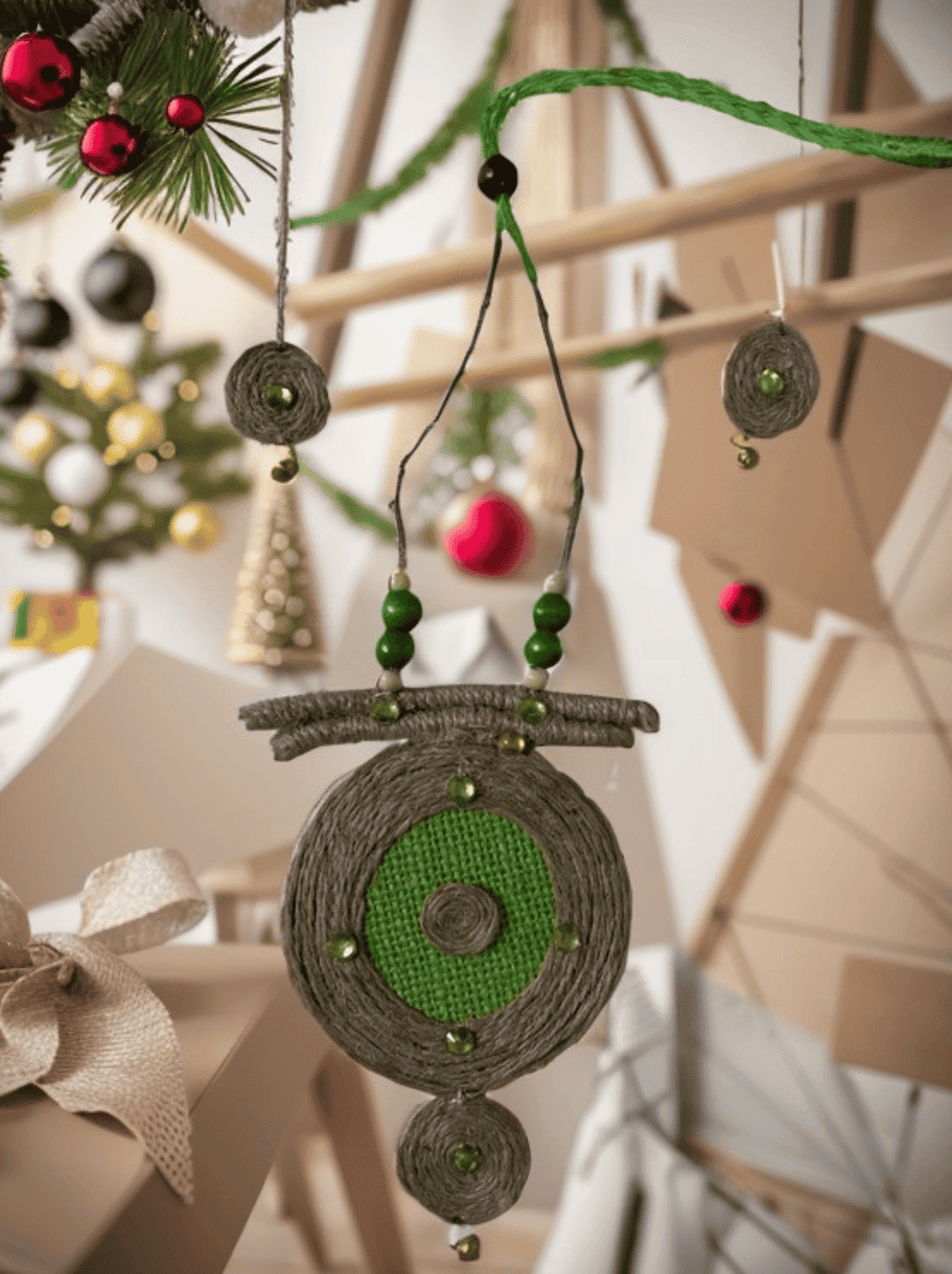 Christmas style round necklace set