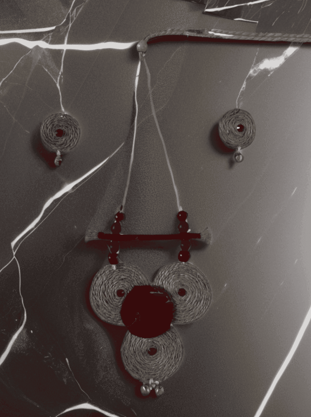 Circular triangle design necklace set