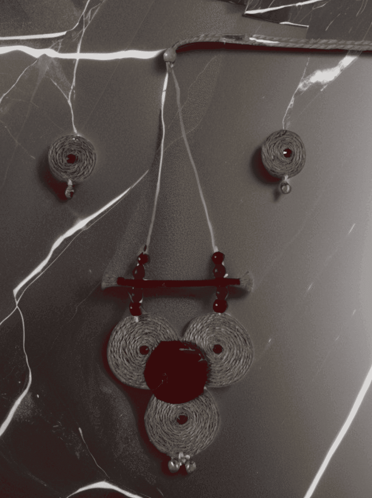 Circular triangle design necklace set