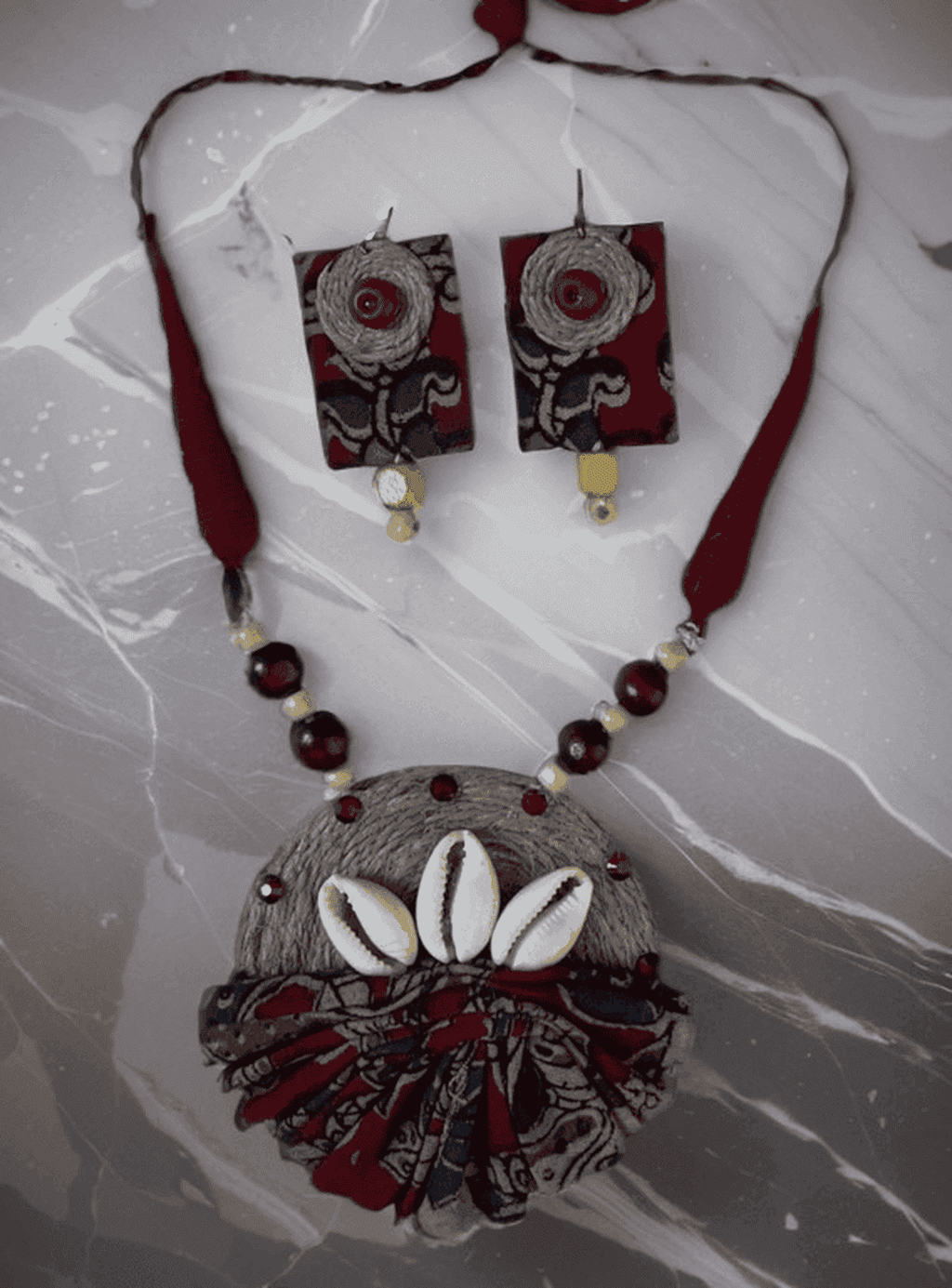 Maroon Cloth with Kawri Necklace set - Women | E-Khadi