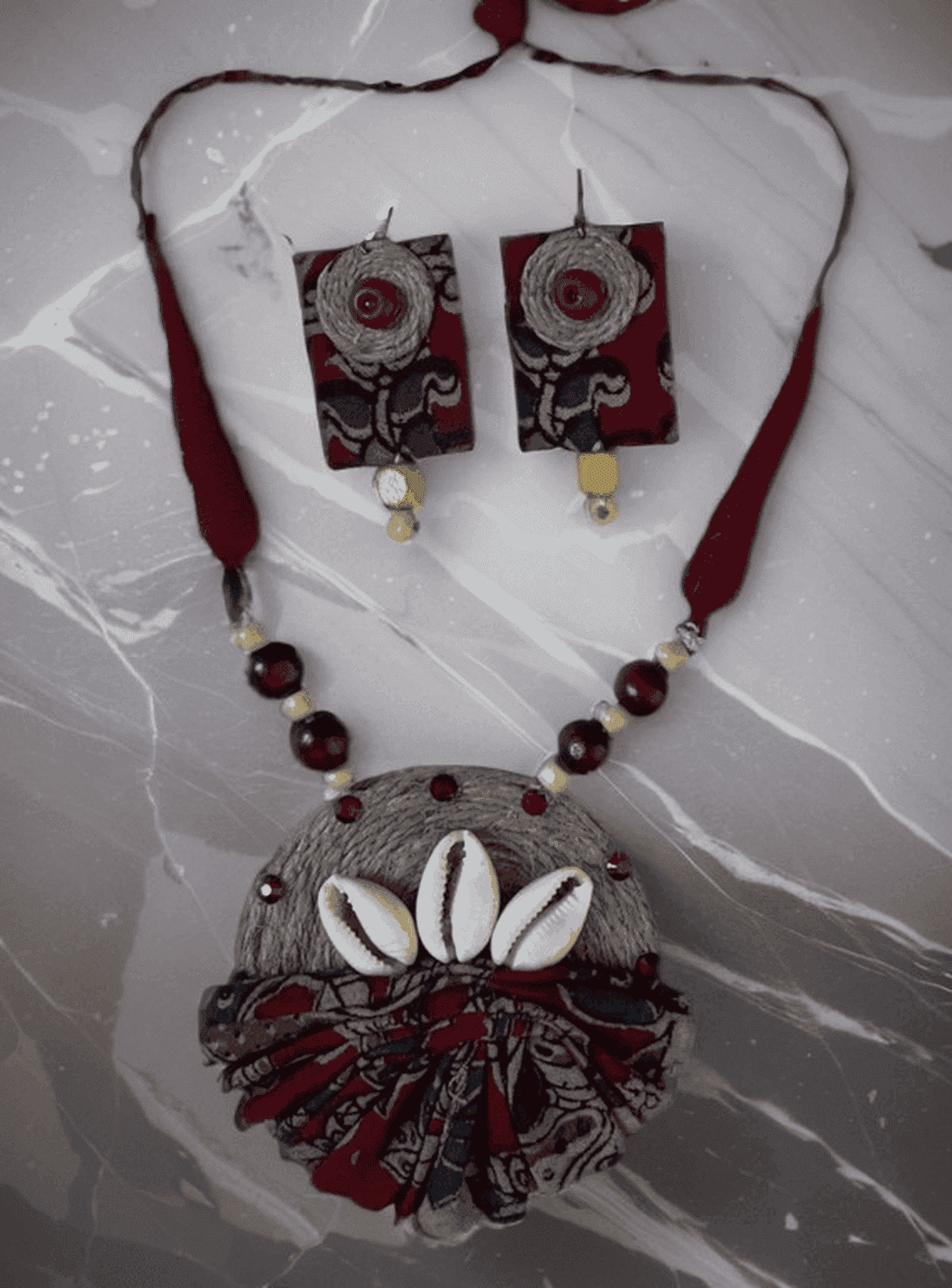 Maroon Cloth with Kawri Necklace set - Women | E-Khadi