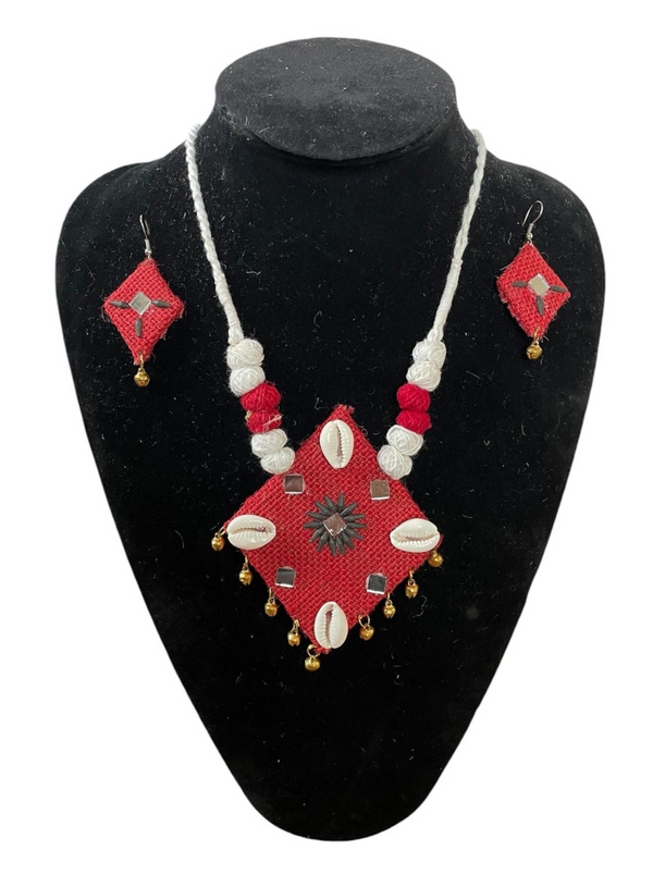 Maroon Diamond shape Necklace set
