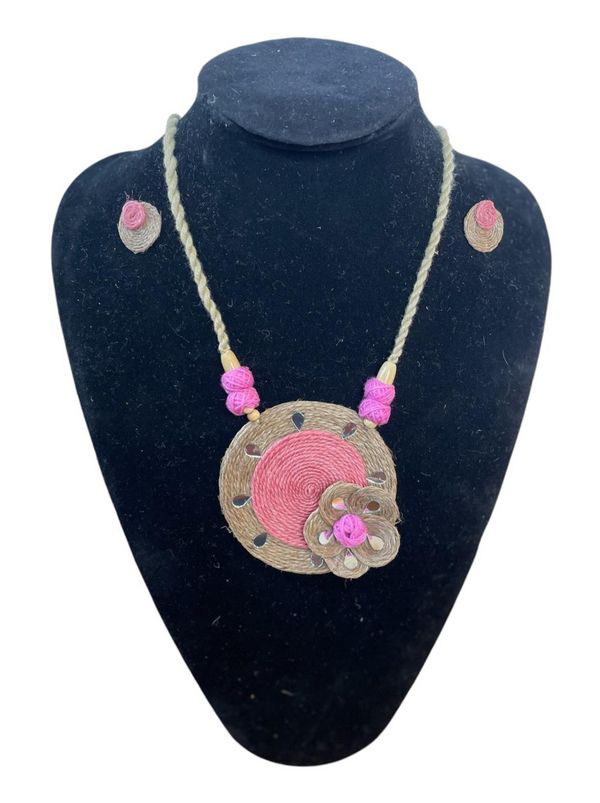 Pink Flower design necklace set