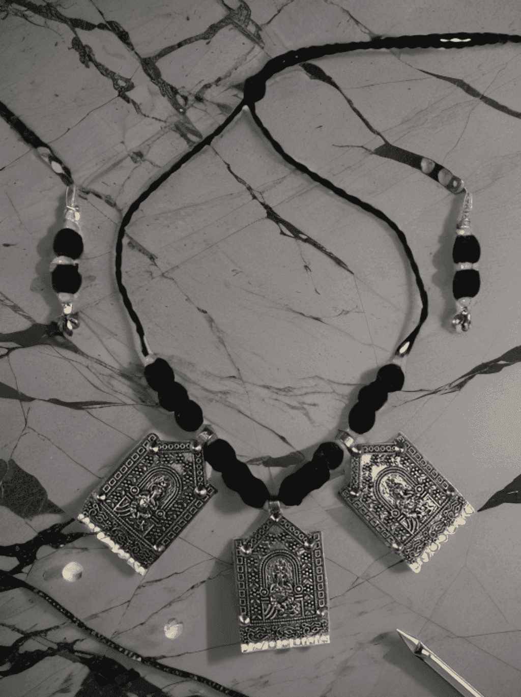 Tri-Temple shape metal necklace set - Women | E-Khadi