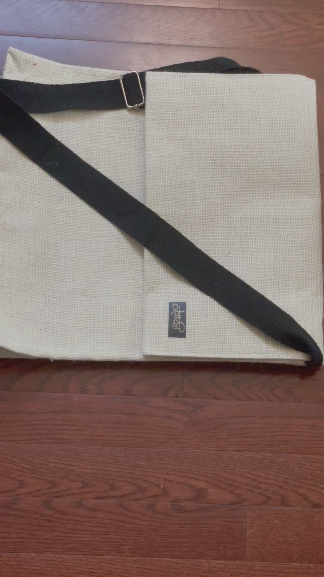 Jute messenger bag